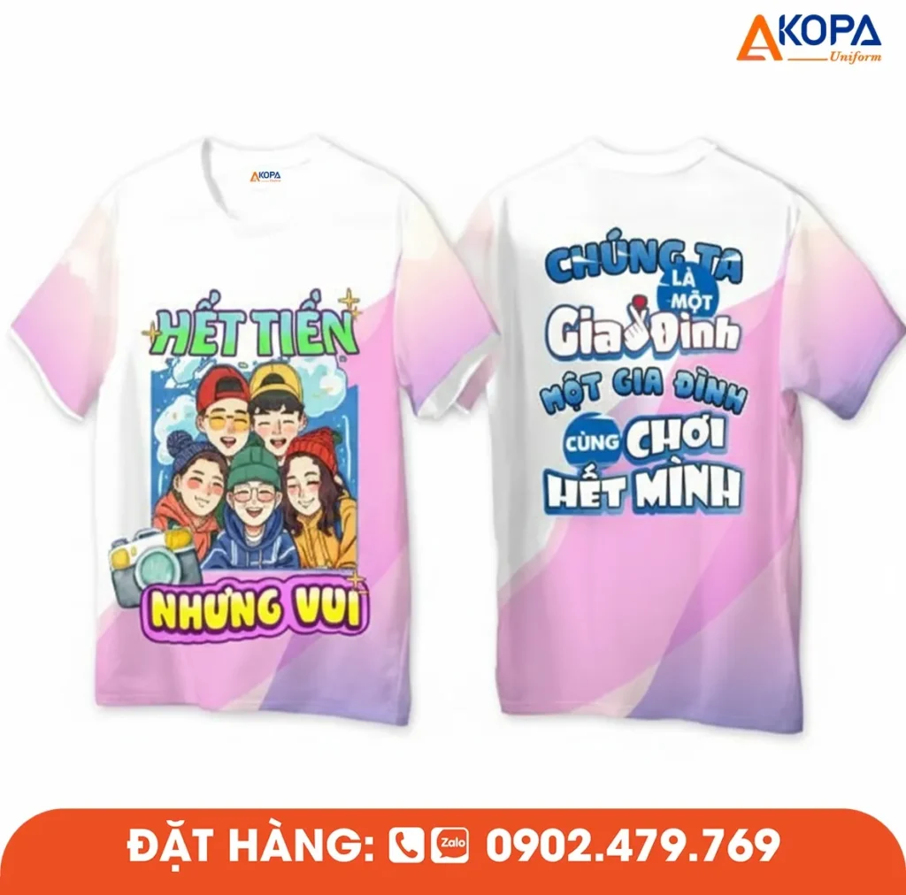 Áo phông đồng phục nhóm thiết kế trẻ trung với slogan “Hết tiền nhưng vui” và “Chúng ta là một gia đình”, phù hợp cho du lịch, dã ngoại và sự kiện gắn kết đội nhóm.