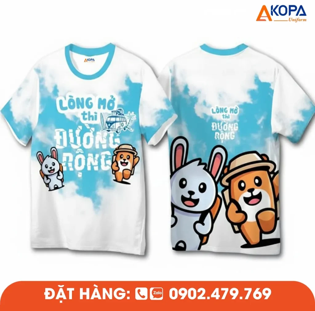 Áo phông đồng phục nhóm thiết kế “Lòng mở thì đường rộng” với họa tiết hoạt hình du lịch trẻ trung, phù hợp cho du lịch, teambuilding và sự kiện gắn kết nhóm.