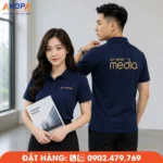 Áo đồng phục công sở màu xanh navy thiết kế tối giản, sang trọng, giúp xây dựng hình ảnh chuyên nghiệp và nâng cao nhận diện thương hiệu. Phù hợp cho doanh nghiệp truyền thông, marketing, văn phòng và nhiều lĩnh vực dịch vụ hiện đại.