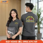 Áo đồng phục công sở màu xám hiện đại, thiết kế polo thanh lịch với chất liệu thoáng mát, bền đẹp. Phù hợp cho doanh nghiệp xây dựng, kiến trúc, kỹ thuật và nhiều ngành nghề cần hình ảnh chuyên nghiệp.