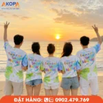 Mẫu áo nhóm chất với thiết kế trẻ trung, nổi bật giữa khung cảnh biển hoàng hôn, phù hợp cho du lịch, dã ngoại và lưu giữ những khoảnh khắc đáng nhớ cùng bạn bè.