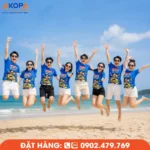 Mẫu áo nhóm chất màu xanh nổi bật, thiết kế trẻ trung và năng động, phù hợp cho đi biển, du lịch, team building, giúp cả nhóm tự tin vui chơi và tạo nên những khoảnh khắc đáng nhớ.