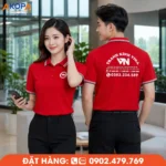 Áo polo đồng phục màu đỏ sang trọng, form chuẩn nam nữ, chất liệu thoáng mát, in thêu logo theo yêu cầu. Phù hợp cho showroom, nội thất, doanh nghiệp và đội ngũ kỹ thuật.