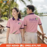 Áo polo đồng phục màu hồng phối tím nổi bật, chất liệu thoáng mát, thiết kế hiện đại, phù hợp cho doanh nghiệp, công nghệ và đội ngũ nhân viên chuyên nghiệp.