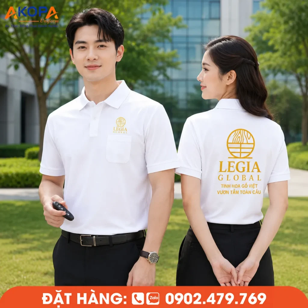 Áo polo đồng phục màu trắng thiết kế tối giản với túi ngực tiện dụng, tạo vẻ thanh lịch và đẳng cấp cho doanh nghiệp. Chất liệu cao cấp, form đứng dáng, thích hợp công ty gỗ, xuất khẩu và môi trường văn phòng chuyên nghiệp.