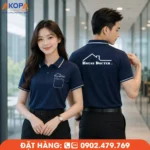 Áo polo đồng phục màu xanh navy thiết kế tinh tế với viền trắng và túi ngực cách điệu, tạo dấu ấn chuyên nghiệp cho thương hiệu. Chất vải mềm mịn, đứng form, thích hợp công ty xây dựng, bảo trì và doanh nghiệp dịch vụ.
