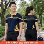 Áo polo đồng phục màu xanh navy may phối vàng nổi bật với thiết kế hiện đại, tạo dấu ấn mạnh mẽ cho thương hiệu. Chất liệu thoáng khí, bền màu, thích hợp doanh nghiệp vận tải, nhà xe, du lịch và dịch vụ đưa đón cao cấp.