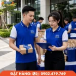 Áo polo sự kiện xanh phối trắng thiết kế chuyên nghiệp, phù hợp cho đội ngũ tổ chức, lễ tân và nhân viên điều phối trong các hội nghị, sự kiện doanh nghiệp.