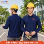 Mẫu áo thun dài tay màu xanh navy phối viền đỏ, phù hợp cho doanh nghiệp xây dựng, kỹ thuật và thi công, mang đến diện mạo chỉn chu, bền đẹp và dễ đồng bộ thương hiệu.
