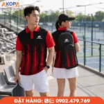 Áo đồng phục Pickleball thiết kế phối màu đỏ đen nổi bật, chất liệu thể thao cao cấp co giãn 4 chiều, thấm hút mồ hôi hiệu quả. Mẫu áo phù hợp cho câu lạc bộ Pickleball, đội thi đấu và doanh nghiệp tổ chức giải đấu, hỗ trợ in logo theo yêu cầu với màu sắc bền đẹp.