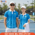 Áo đồng phục Pickleball xanh dương phối sọc hiện đại, mang phong cách trẻ trung và năng động. Chất liệu thoáng mát, co giãn tốt, phù hợp cho tập luyện, thi đấu và đồng phục câu lạc bộ.