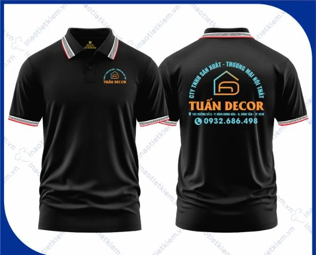 Mẫu áo polo đồng phục màu đen cổ dệt phối màu in logo công ty nội thất, xây dựng, mặt trước và mặt sau – AKOPA