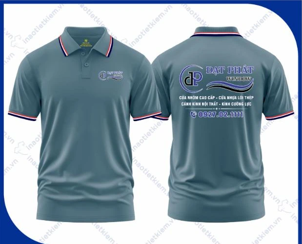 Mẫu áo polo đồng phục màu xám xanh viền cổ đỏ xanh in logo công ty nội thất, xây dựng, mặt trước và mặt sau – AKOPA