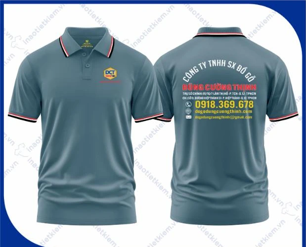 Mẫu áo polo đồng phục màu xám xanh viền cổ đỏ đen in logo công ty nội thất, xây dựng, mặt trước và mặt sau – AKOPA