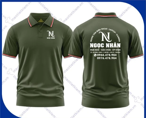 Mẫu áo polo đồng phục màu xanh rêu quân đội viền cổ đỏ in logo cửa hàng điện thoại, laptop, mặt trước và mặt sau – AKOPA