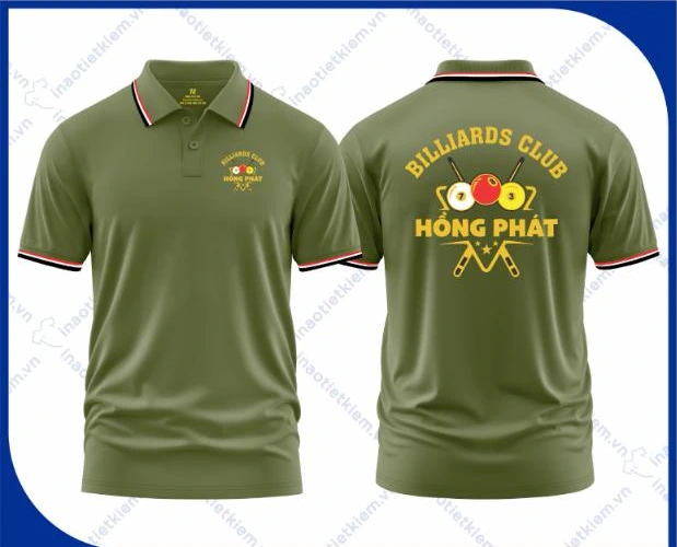 Mẫu áo polo đồng phục màu xanh rêu ô liu viền cổ đỏ đen in logo câu lạc bộ bida, mặt trước và mặt sau – AKOPA